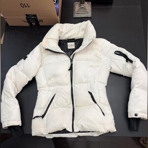 SAM Freestyle Women's Winter White Puffer Jacket. Size S